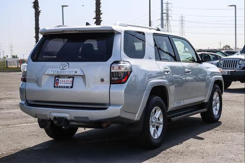 Classic Silver Metallic 2017 Toyota 4Runner SR5