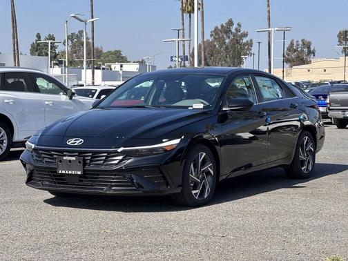 2025 Hyundai ELANTRA SEL