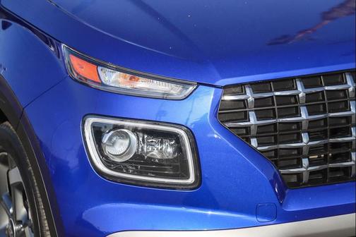 2023 Hyundai VENUE Limited