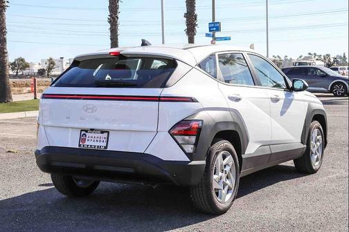 Atlas White 2026 Hyundai KONA SE