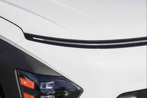 Atlas White 2026 Hyundai KONA SE