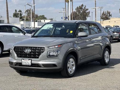2022 Hyundai VENUE SE