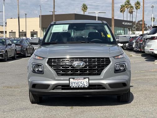 2022 Hyundai VENUE SE