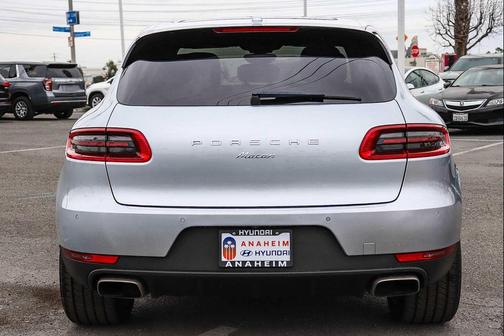 2017 Porsche Macan AWD