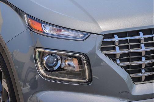 Ecotronic Gray 2026 Hyundai VENUE SEL