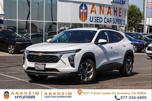 Summit White 2024 Chevrolet Trax LT