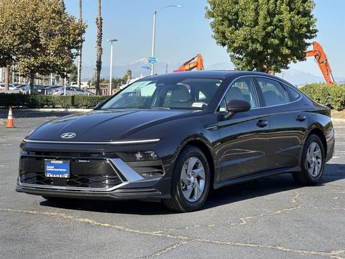 2025 Hyundai SONATA SE