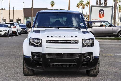 2023 Land Rover Defender 110 V8