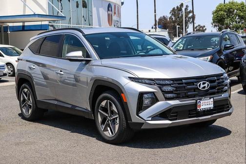 Shimmering Silver 2026 Hyundai TUCSON SEL Premium