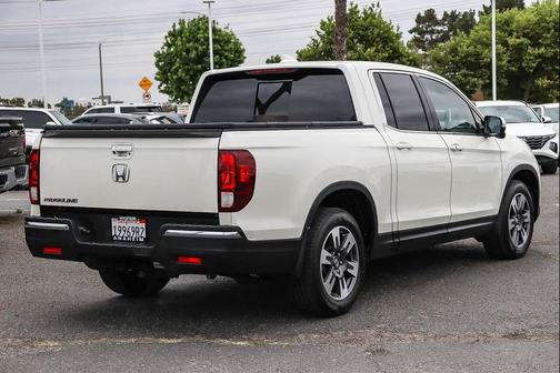 White Diamond Pearl 2019 Honda Ridgeline RTL