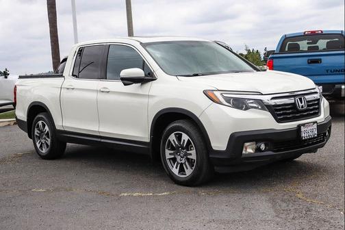 White Diamond Pearl 2019 Honda Ridgeline RTL