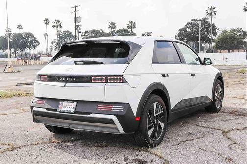 Atlas White 2026 Hyundai IONIQ 5 SE