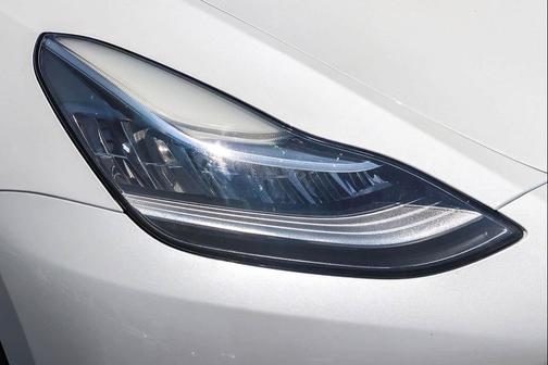 White 2021 Tesla Model Y Long Range Dual Motor All-Wheel Drive