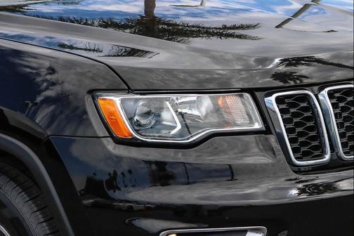 Diamond Black Crystal Pearlcoat 2019 Jeep Grand Cherokee Limited