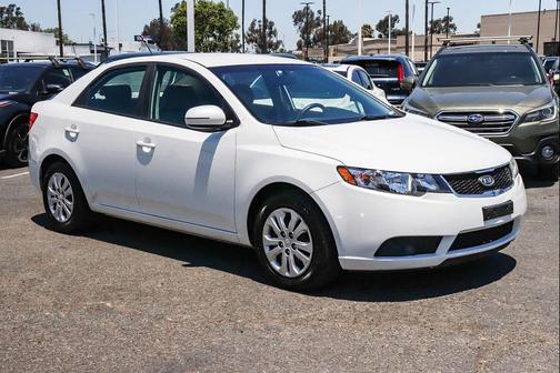 Snow White Pearl 2011 Kia Forte EX