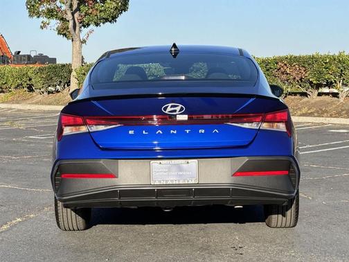 2025 Hyundai ELANTRA Sport