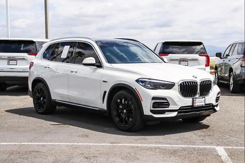 White 2023 BMW X5 PHEV xDrive45e