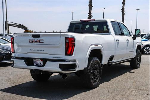 Summit White 2024 GMC Sierra 2500 Denali