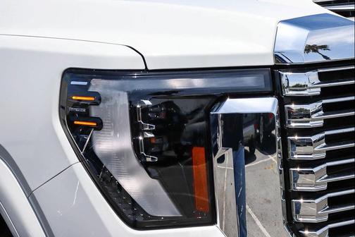 Summit White 2024 GMC Sierra 2500 Denali