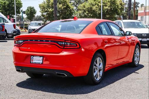 Go Mango 2022 Dodge Charger SXT