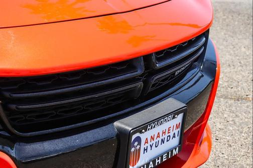 Go Mango 2022 Dodge Charger SXT