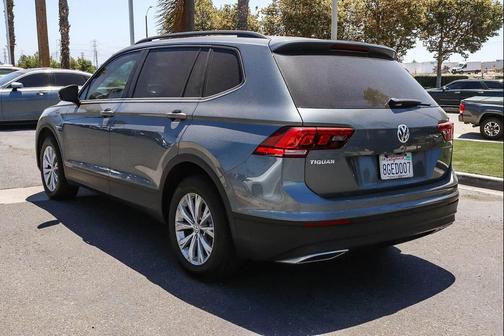 Platinum Gray Metallic 2018 Volkswagen Tiguan 2.0T S