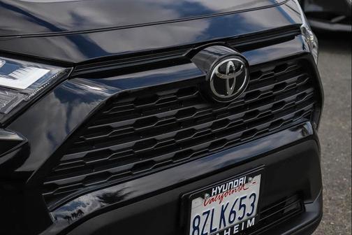 Midnight Black Metallic 2022 Toyota RAV4 XLE