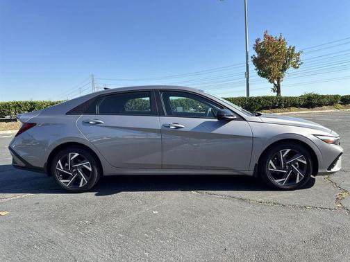 2025 Hyundai ELANTRA Sport