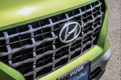Green Apple 2023 Hyundai VENUE SEL