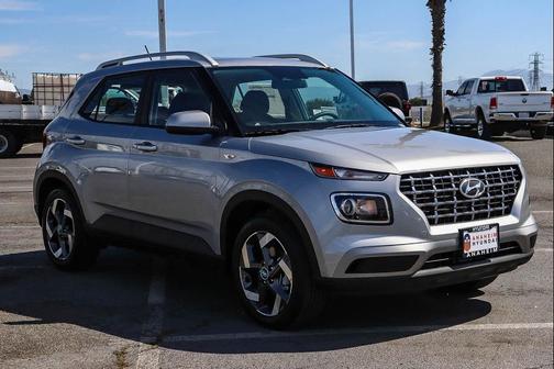 Shimmering Silver 2026 Hyundai VENUE SEL