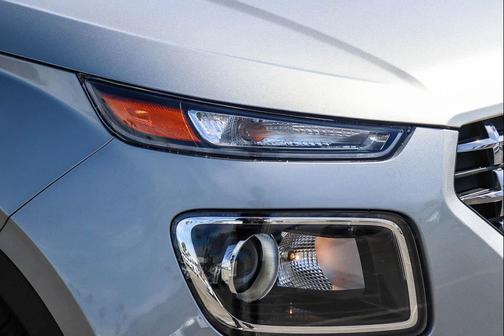 Shimmering Silver 2026 Hyundai VENUE SEL