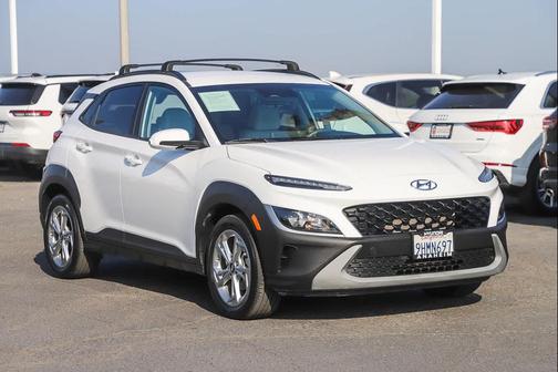 2023 Hyundai KONA SEL