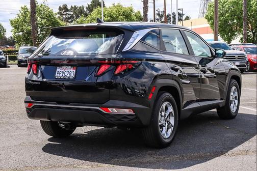 Black Pearl 2024 Hyundai TUCSON SE