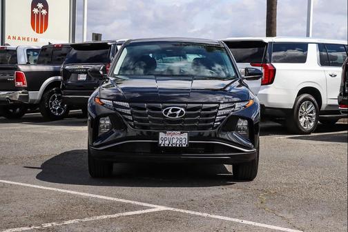Black Pearl 2024 Hyundai TUCSON SE
