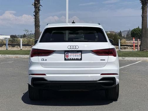 2024 Audi Q3 Premium 45 TFSI S line quattro Tiptronic