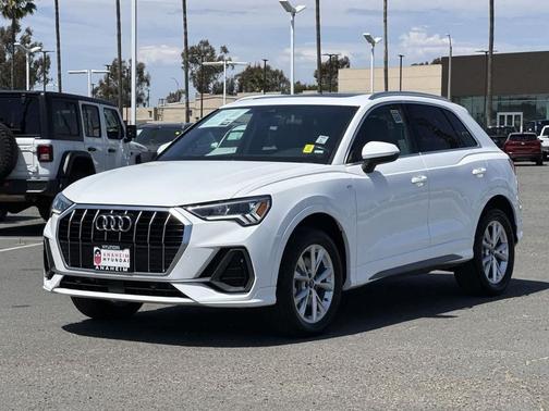 2024 Audi Q3 Premium 45 TFSI S line quattro Tiptronic