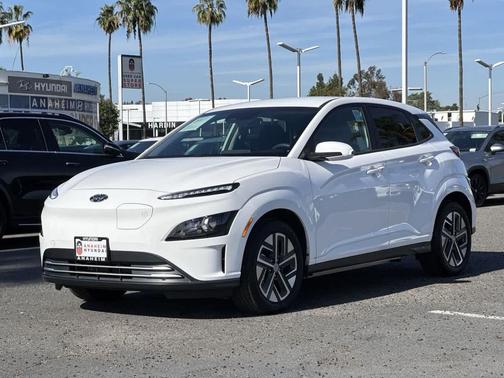 2023 Hyundai KONA EV SE