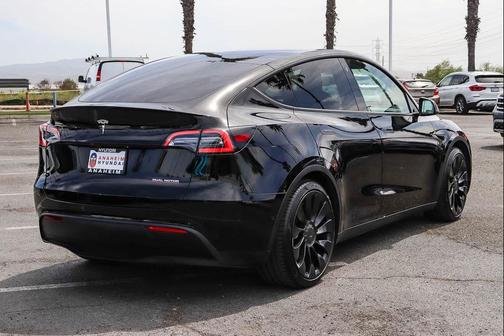 Black 2022 Tesla Model Y Performance Dual Motor All-Wheel Drive