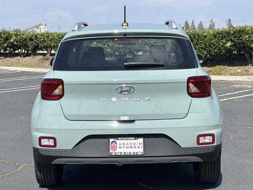 2025 Hyundai VENUE Limited
