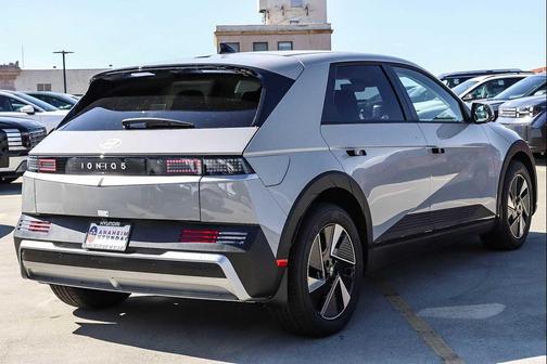2026 Hyundai IONIQ 5 SE