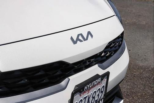 Snow White Pearl 2023 Kia Forte LXS