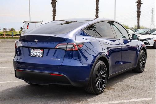 2023 Tesla Model Y Long Range Dual Motor All-Wheel Drive
