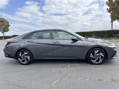 2025 Hyundai ELANTRA Sport