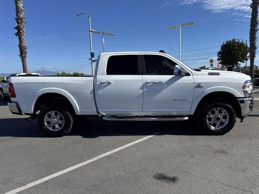 2022 RAM 2500 Laramie Crew Cab 4x4 6'4' Box