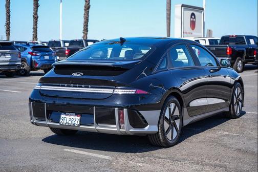 Onyx Black 2023 Hyundai IONIQ 6 SE