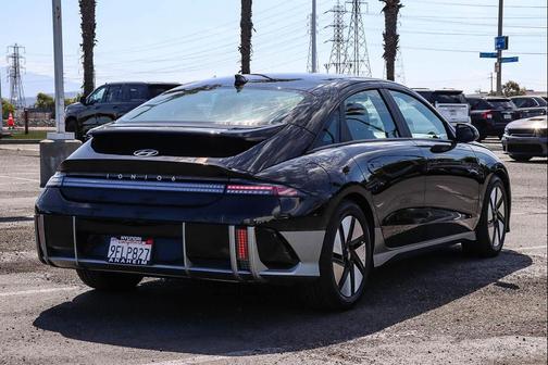 Onyx Black 2023 Hyundai IONIQ 6 SE