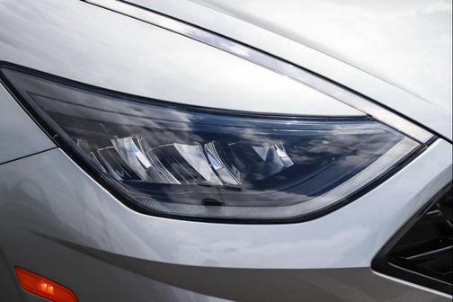 Shimmering Silver Pearl 2021 Hyundai SONATA SEL Plus