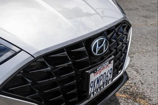 Shimmering Silver Pearl 2021 Hyundai SONATA SEL Plus