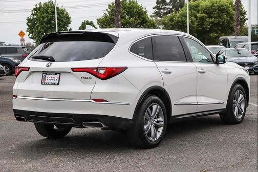 Platinum White Pearl 2024 Acura MDX Standard