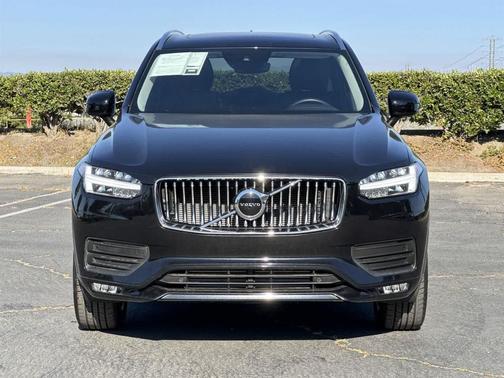 2022 Volvo XC90 T5 Momentum